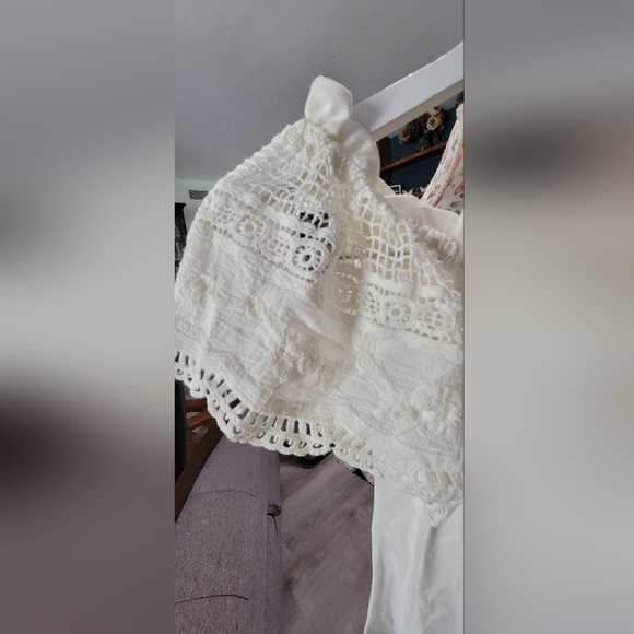 NWT Francesca Elegant Off-Shoulder Cream Top Size SMALL - Picture 2 of 5